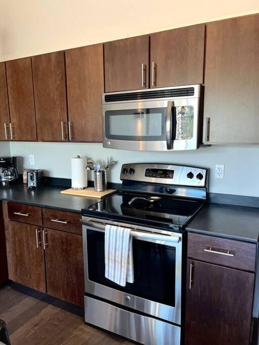 Luxury Condo 2 Bed 2 Bath Near Downtown Kc Kansas City Esterno foto